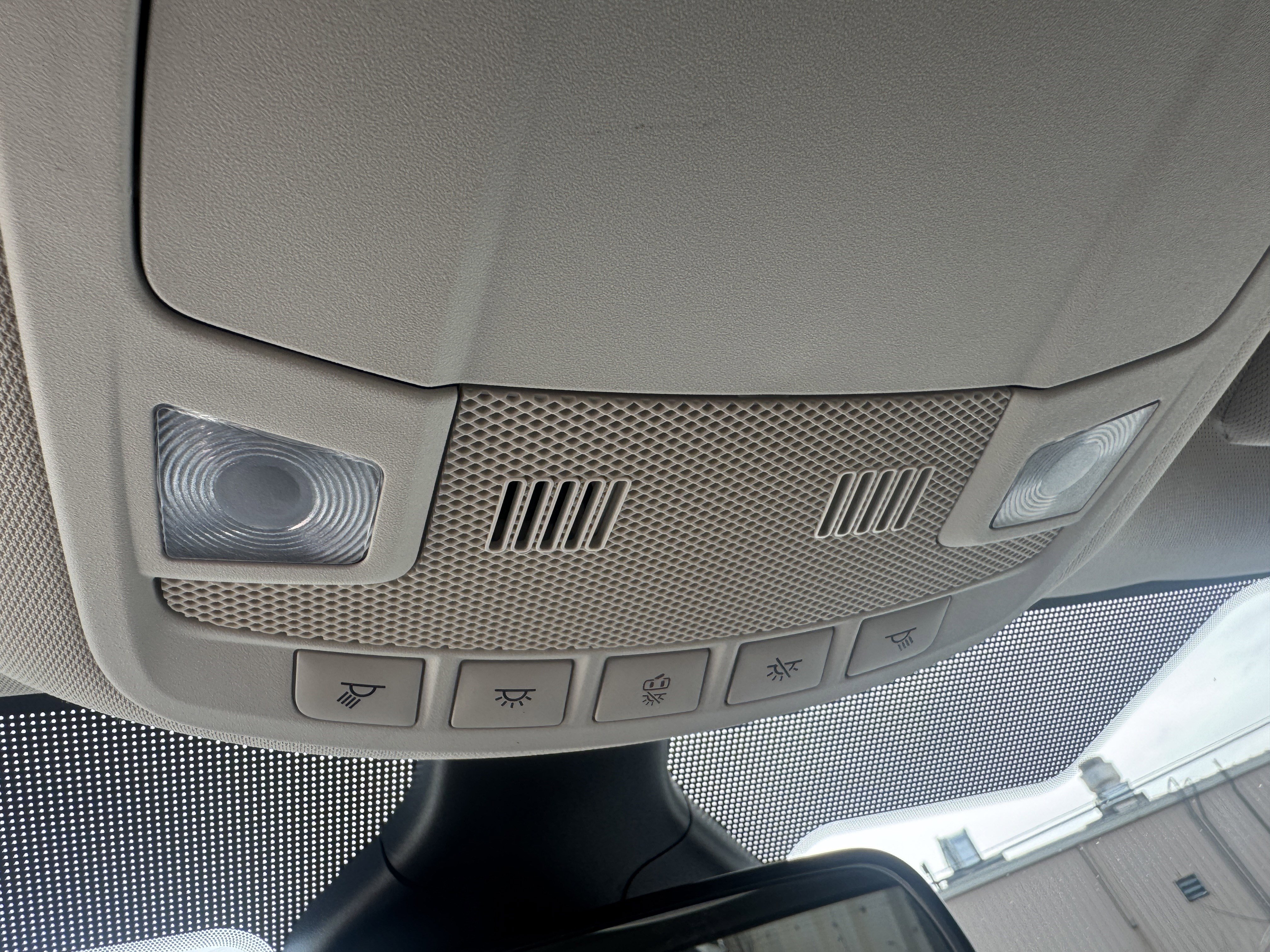 Used 2021 Ford Edge SE image 30