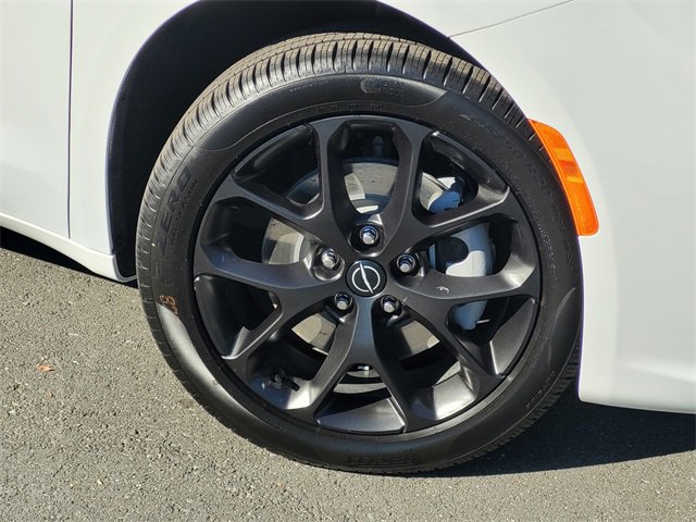 New 2026 Chrysler Pacifica Limited w/ S Appearance Package image 9