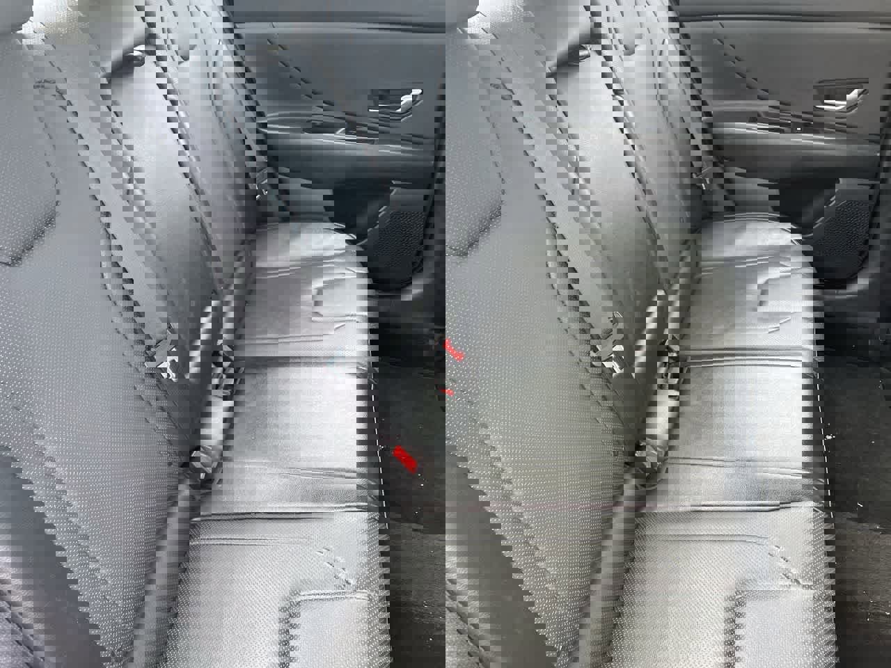 Used 2023 Hyundai Elantra Limited image 15