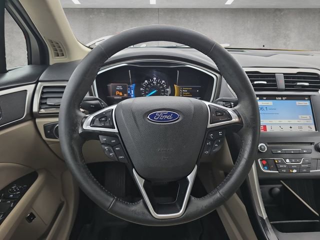 Used 2017 Ford Fusion Energi SE FWD image 21