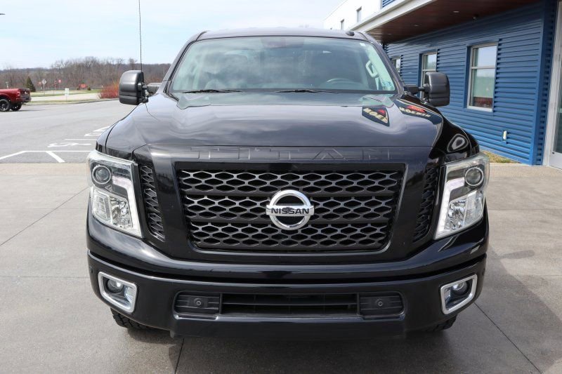 Used 2016 Nissan Titan PRO-4X w/ Pro-4x Convenience Package AWD/4WD image 4