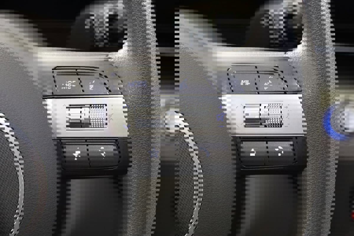 Used 2024 Hyundai Kona SE image 36