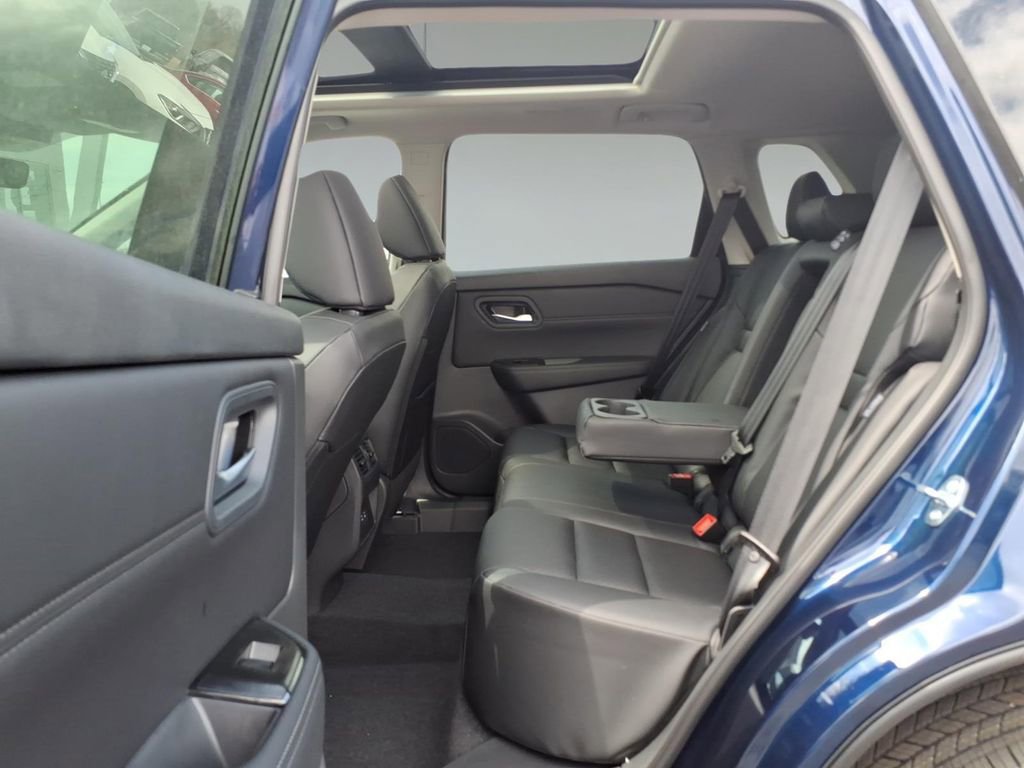 New 2026 Nissan Rogue SV FWD image 9