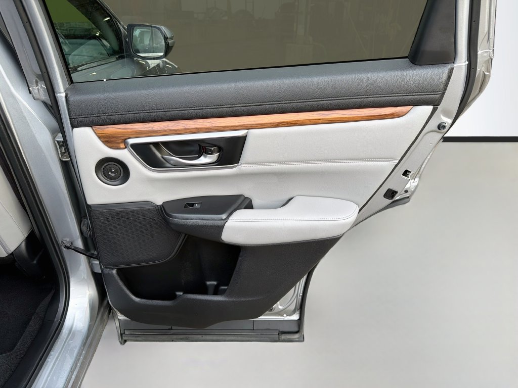 Used 2021 Honda CR-V Touring image 31