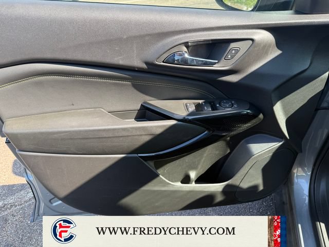Used 2025 Chevrolet Trax LT FWD image 31