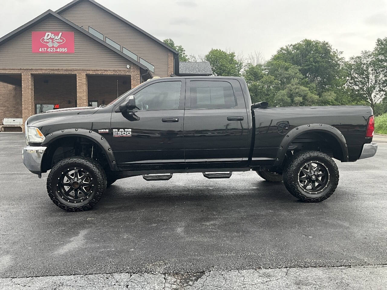 Used 2015 RAM 2500 Tradesman w/ Chrome Appearance Group AWD/4WD image 2