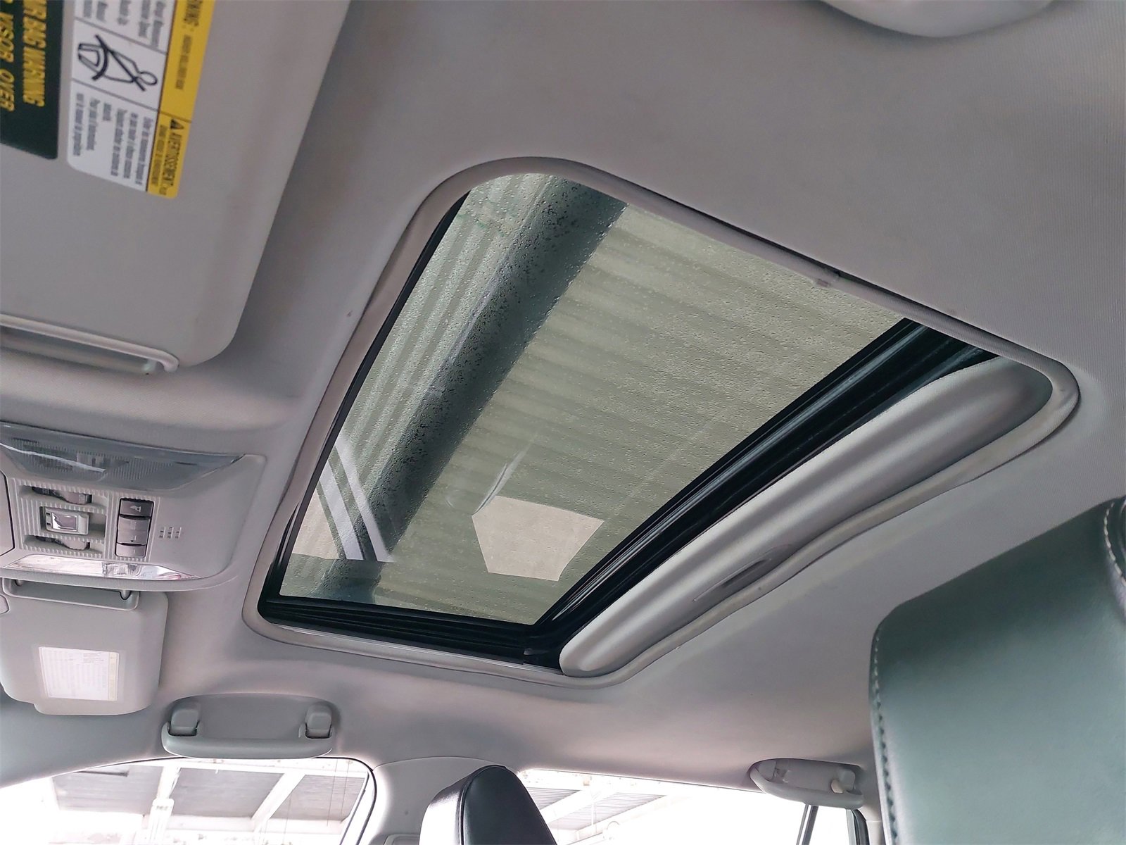 Used 2021 Toyota RAV4 XLE Premium image 29