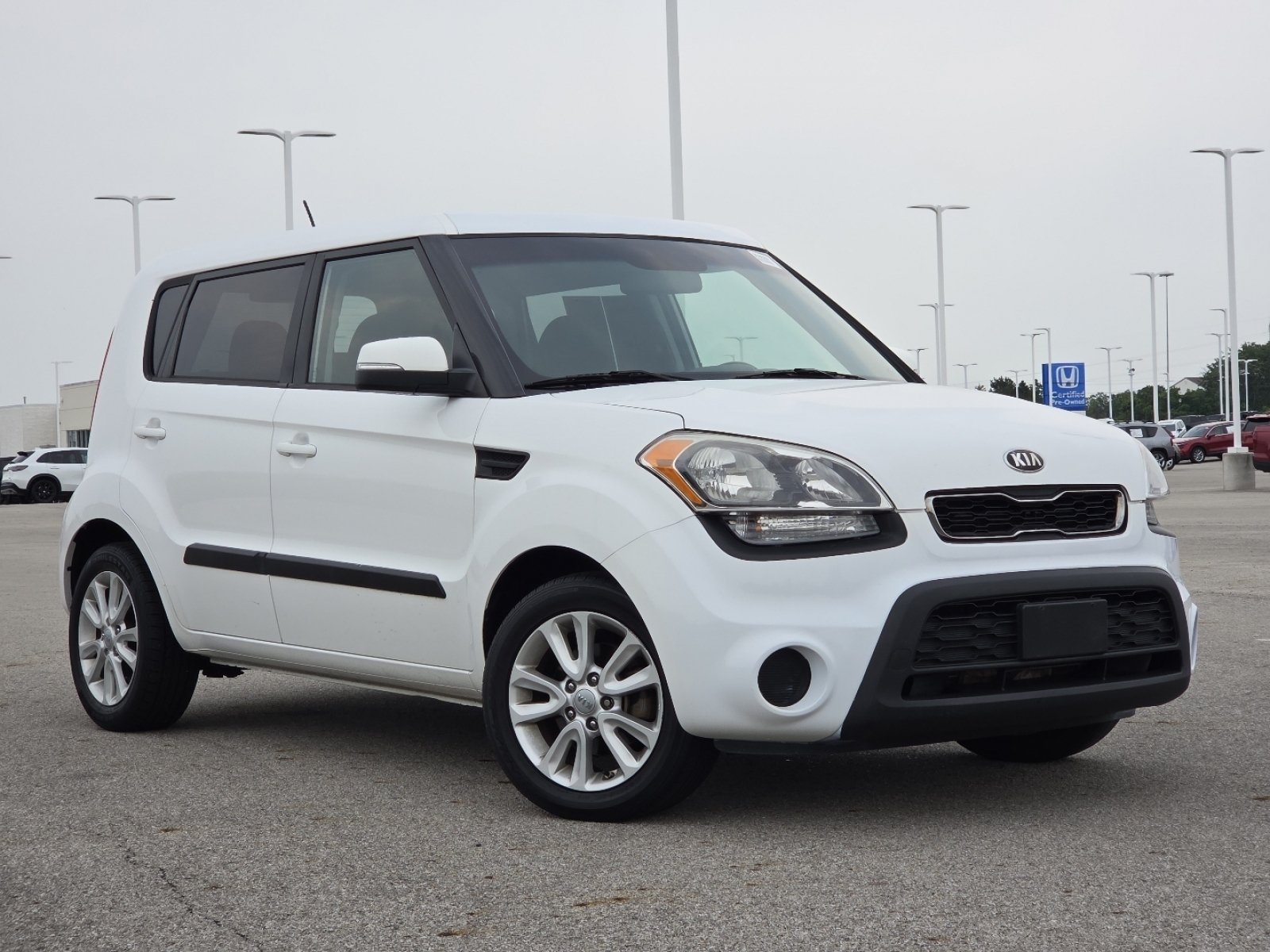 Used 2013 Kia Soul + FWD image 2