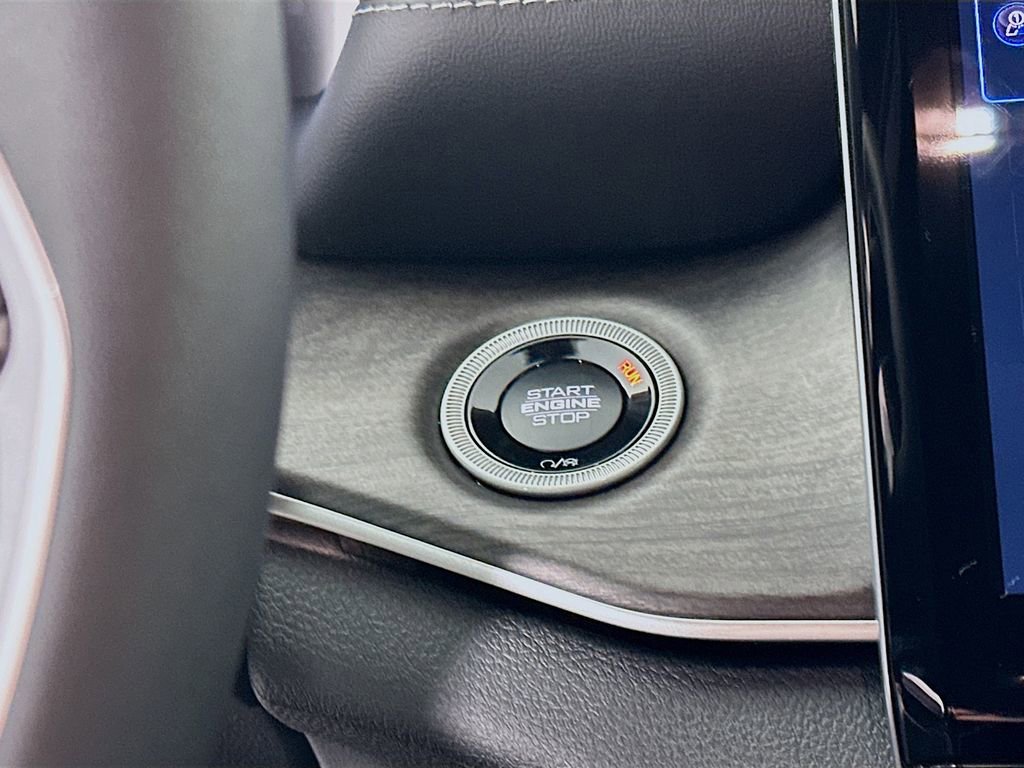 New 2025 Jeep Grand Cherokee L Limited w/ Black Appearance Package image 20