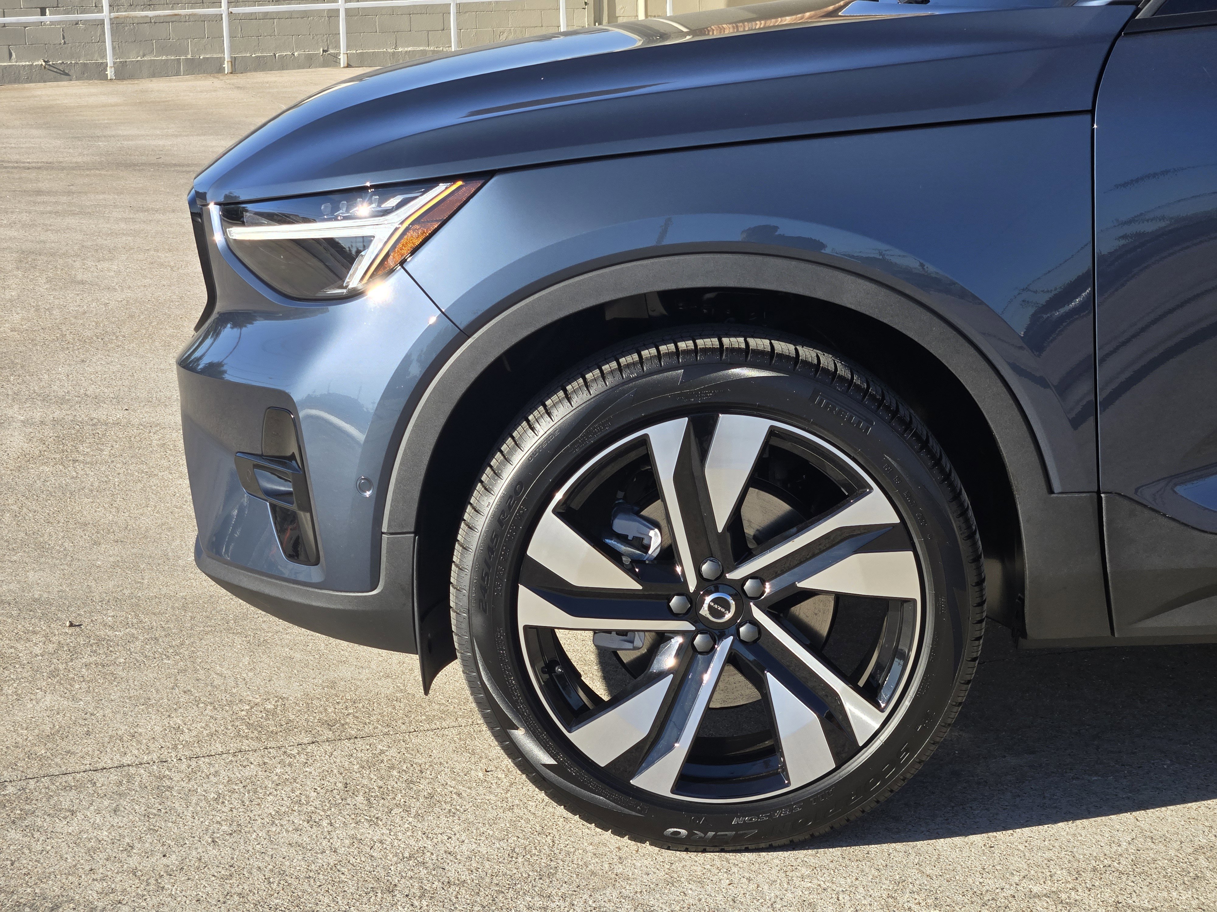 New 2026 Volvo XC40 B4 Plus w/ Protection Package Premier image 11