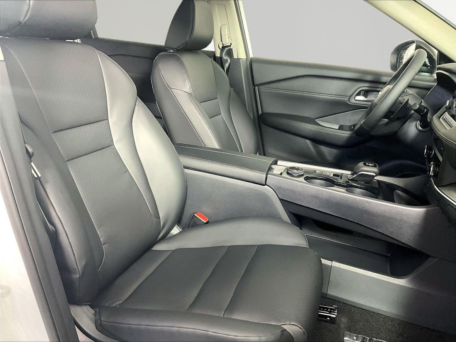 New 2026 Nissan Rogue Dark Armor AWD/4WD image 19