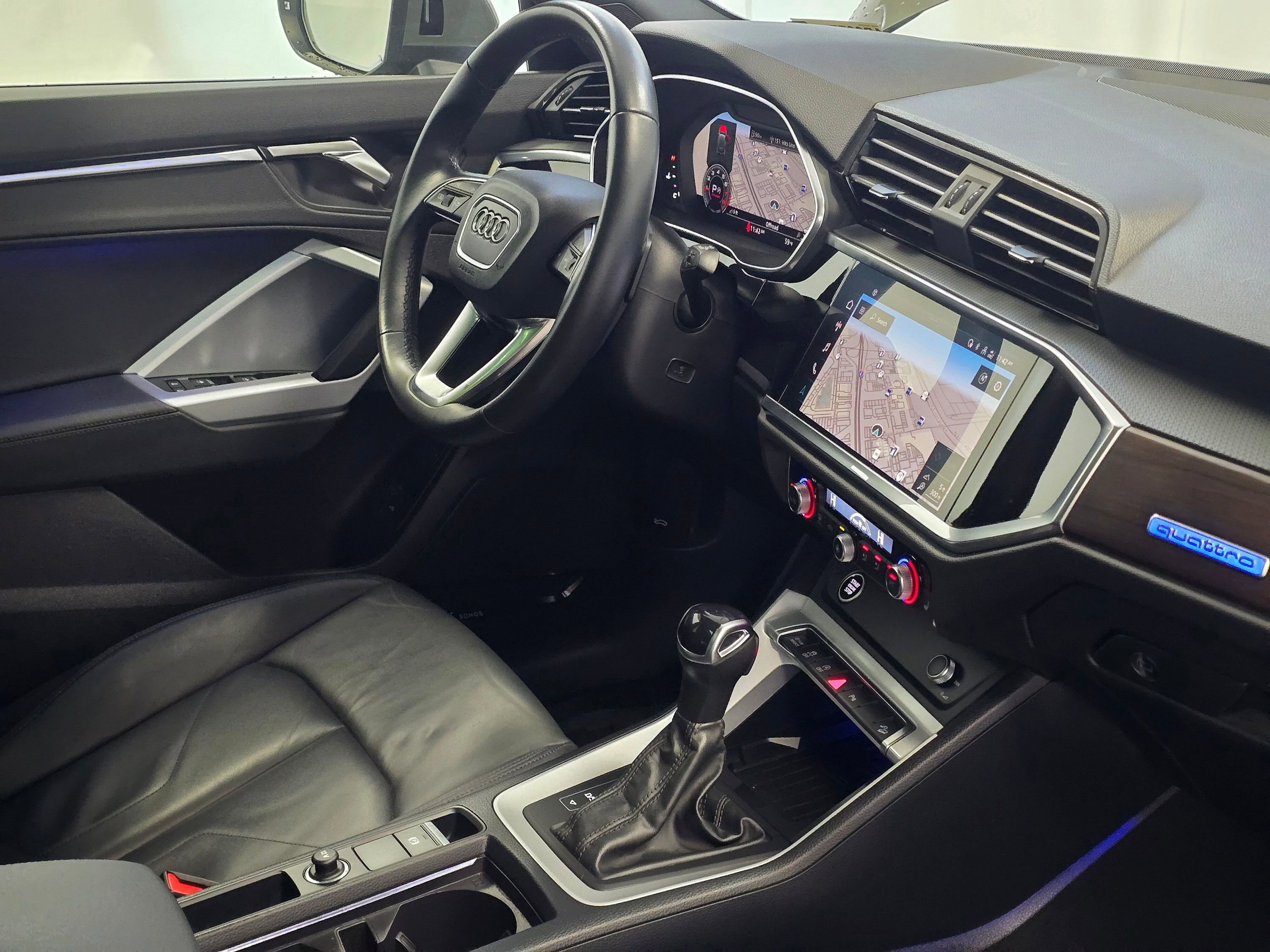 Used 2023 Audi Q3 2.0T Premium Plus w/ Premium Plus Package image 27