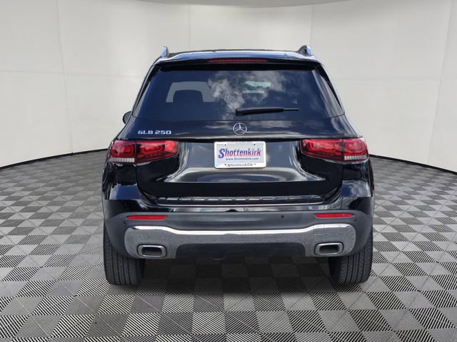 Used 2022 Mercedes-Benz GLB 250 image 6