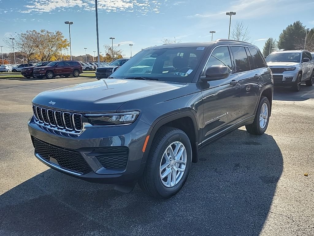 New 2025 Jeep Grand Cherokee Laredo X w/ Luxury Tech Group I AWD/4WD image 7