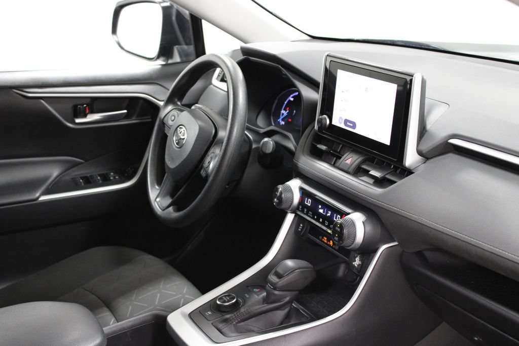 Used 2024 Toyota RAV4 AWD Hybrid image 28