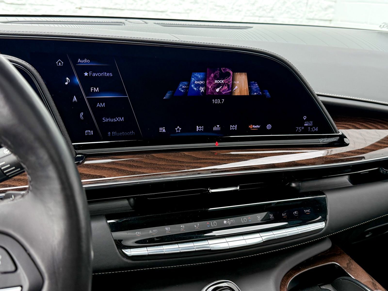 Certified 2022 Cadillac Escalade Premium Luxury Platinum w/ Heavy-Duty Trailer Package image 22