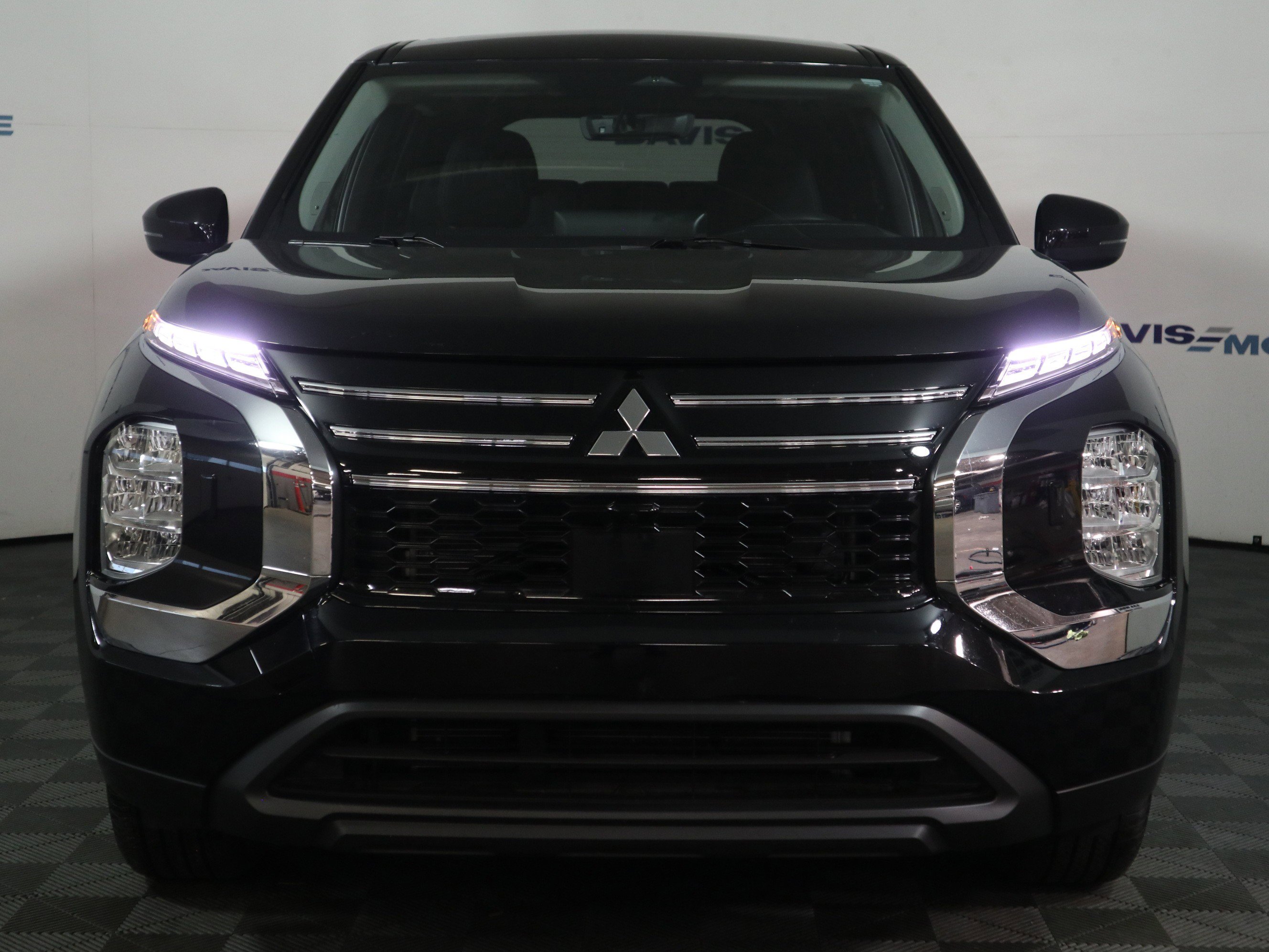 Used 2025 Mitsubishi Outlander ES image 13