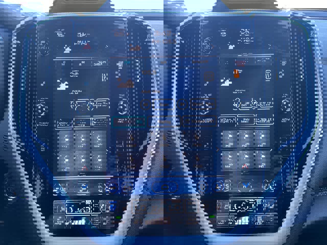 Used 2023 Subaru Ascent Touring AWD/4WD image 16