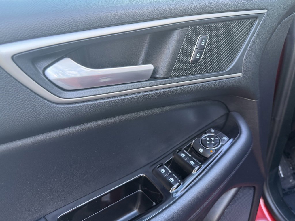 Used 2019 Ford Edge SEL w/ Equipment Group 201A image 17