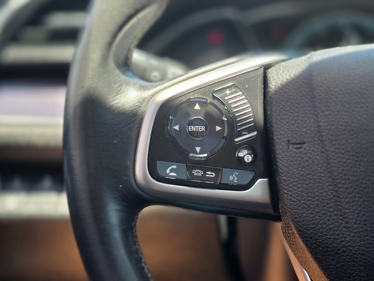 Used 2018 Honda Civic Touring image 30