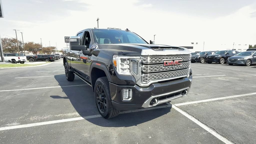 Used 2022 GMC Sierra 3500 Denali w/ Denali Black Diamond Edition AWD/4WD image 2