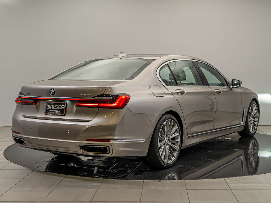 Used 2022 BMW 750i xDrive AWD/4WD image 5