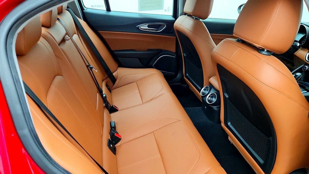 Used 2018 Alfa Romeo Giulia AWD w/ Cold Weather Package image 22