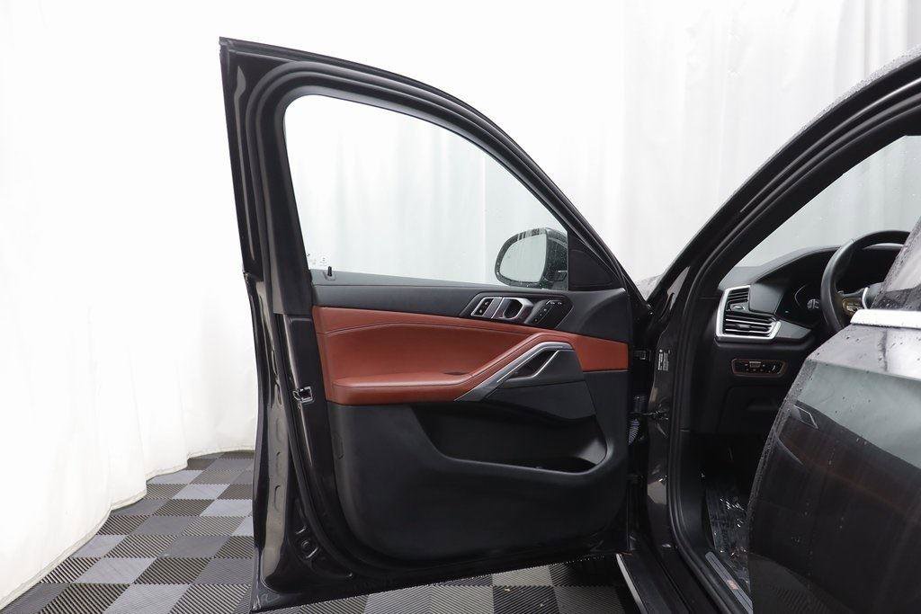 Used 2022 BMW X6 xDrive40i w/ Premium Package image 4
