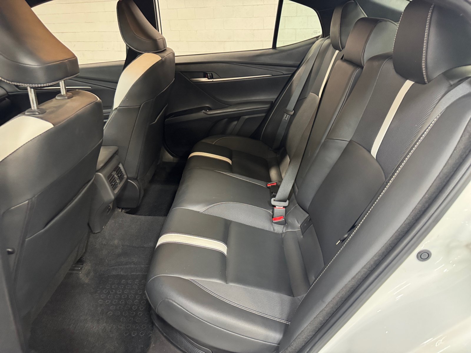 Certified 2026 Toyota Camry Hybrid w/ Convenience Package FWD image 17