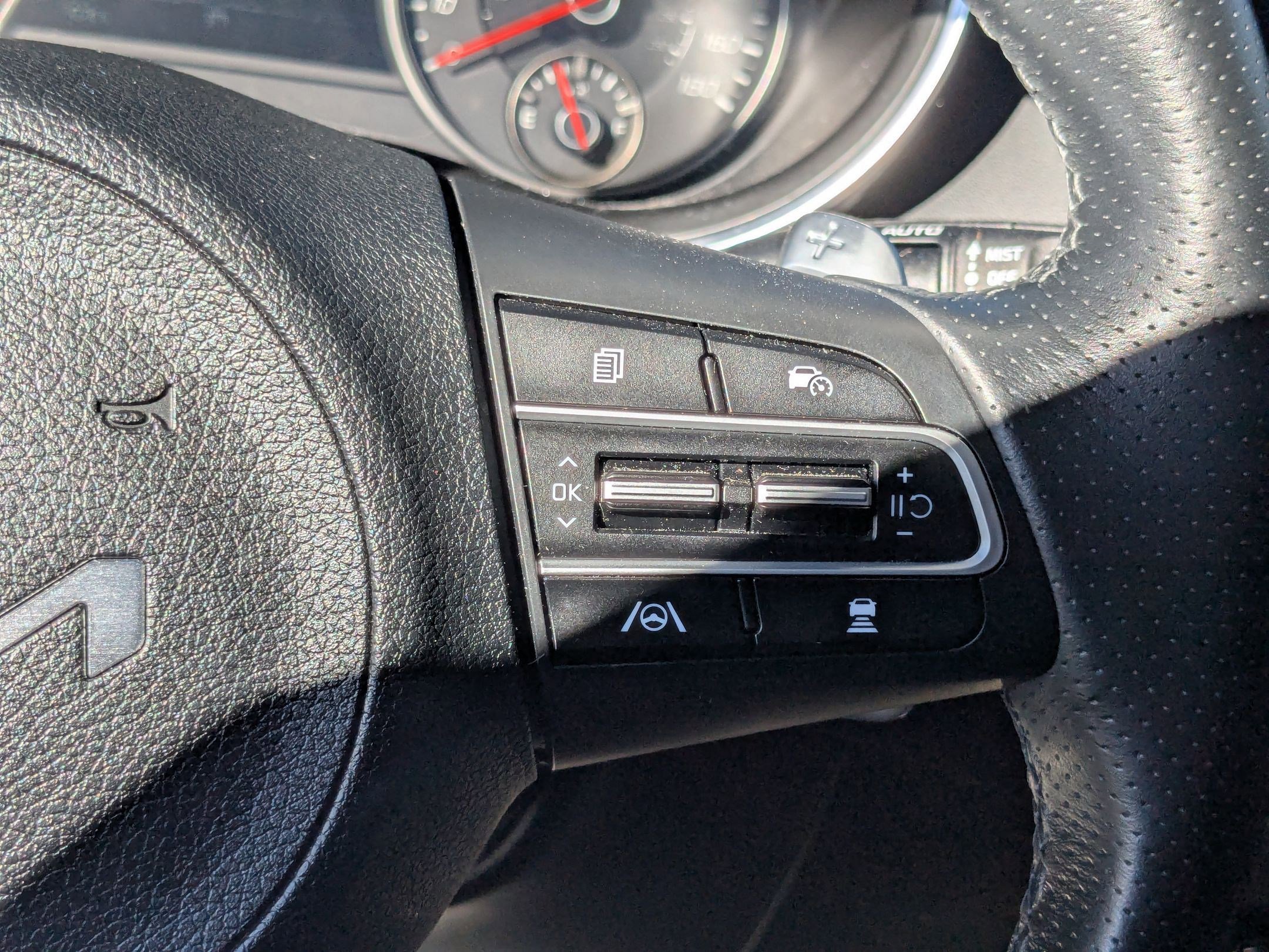 Used 2023 Kia Stinger GT2 image 21