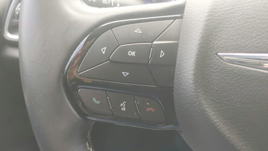 Used 2018 Chrysler Pacifica Touring Plus w/ S Appearance Package image 21