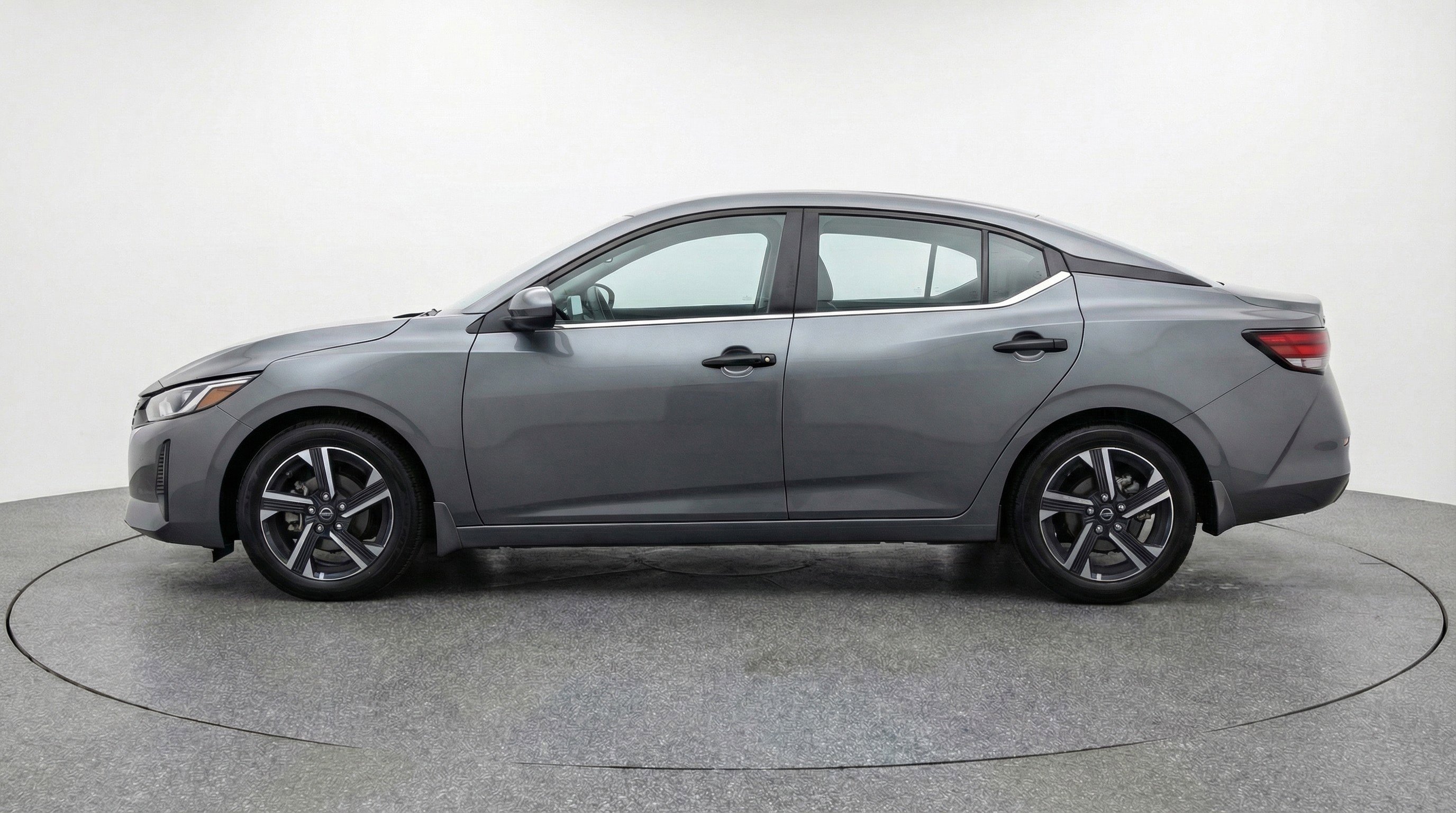 Used 2025 Nissan Sentra SV FWD image 5