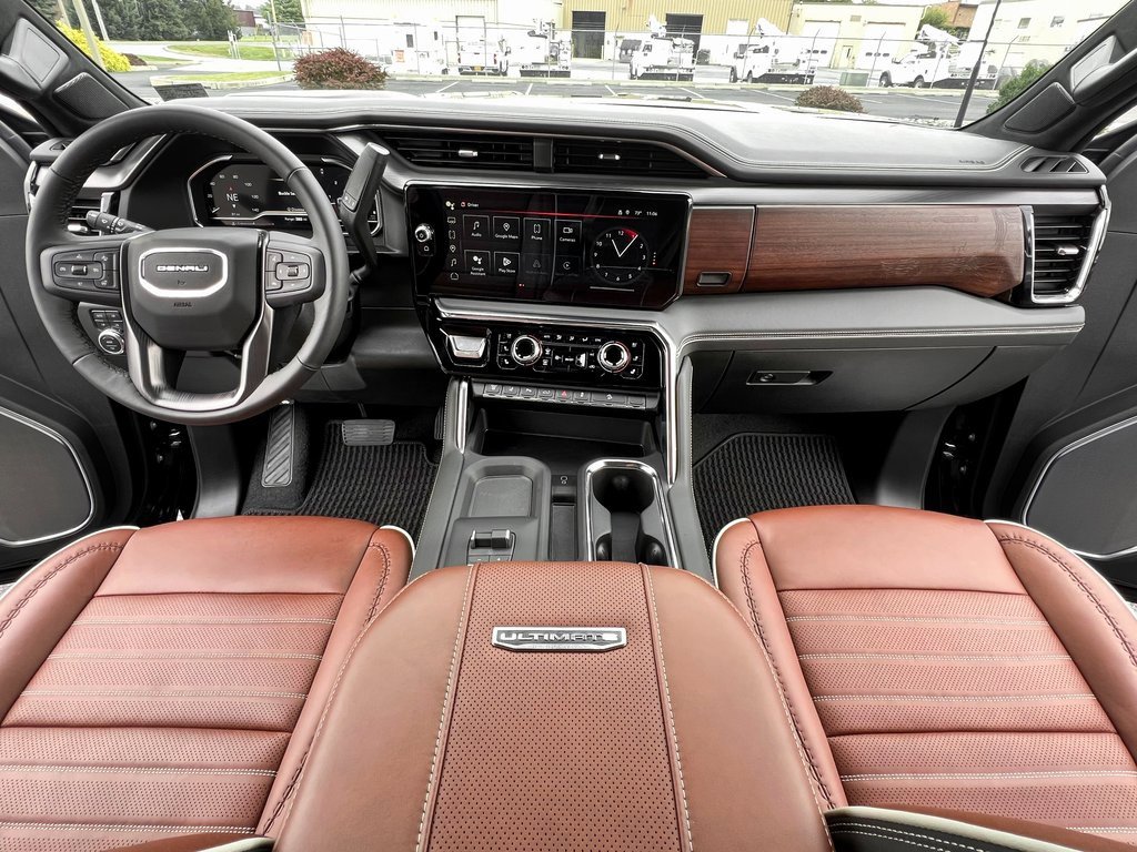 Used 2025 GMC Sierra 3500 Denali Ultimate image 4