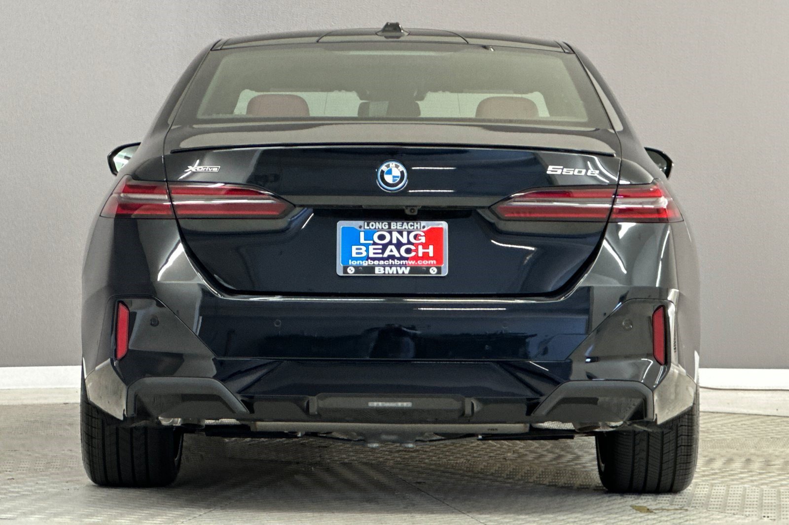 New 2027 BMW 550e xDrive AWD/4WD image 9