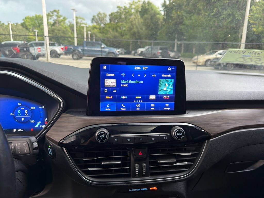 Used 2020 Ford Escape Titanium FWD image 24
