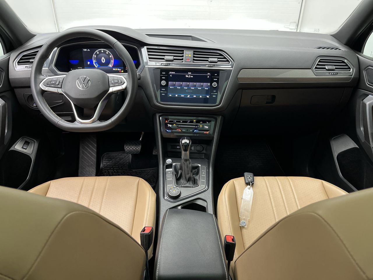 Used 2022 Volkswagen Tiguan SE AWD/4WD image 4