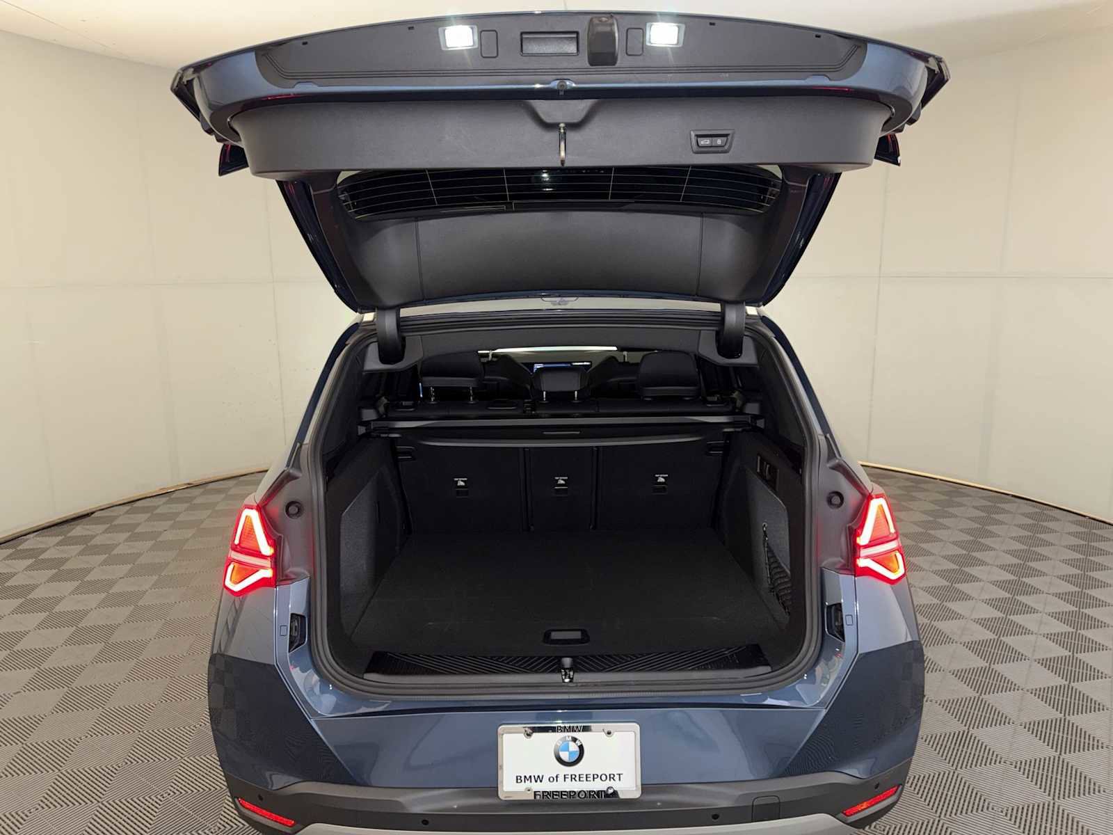 Certified 2025 BMW X3 xDrive30i w/ Convenience Package image 22