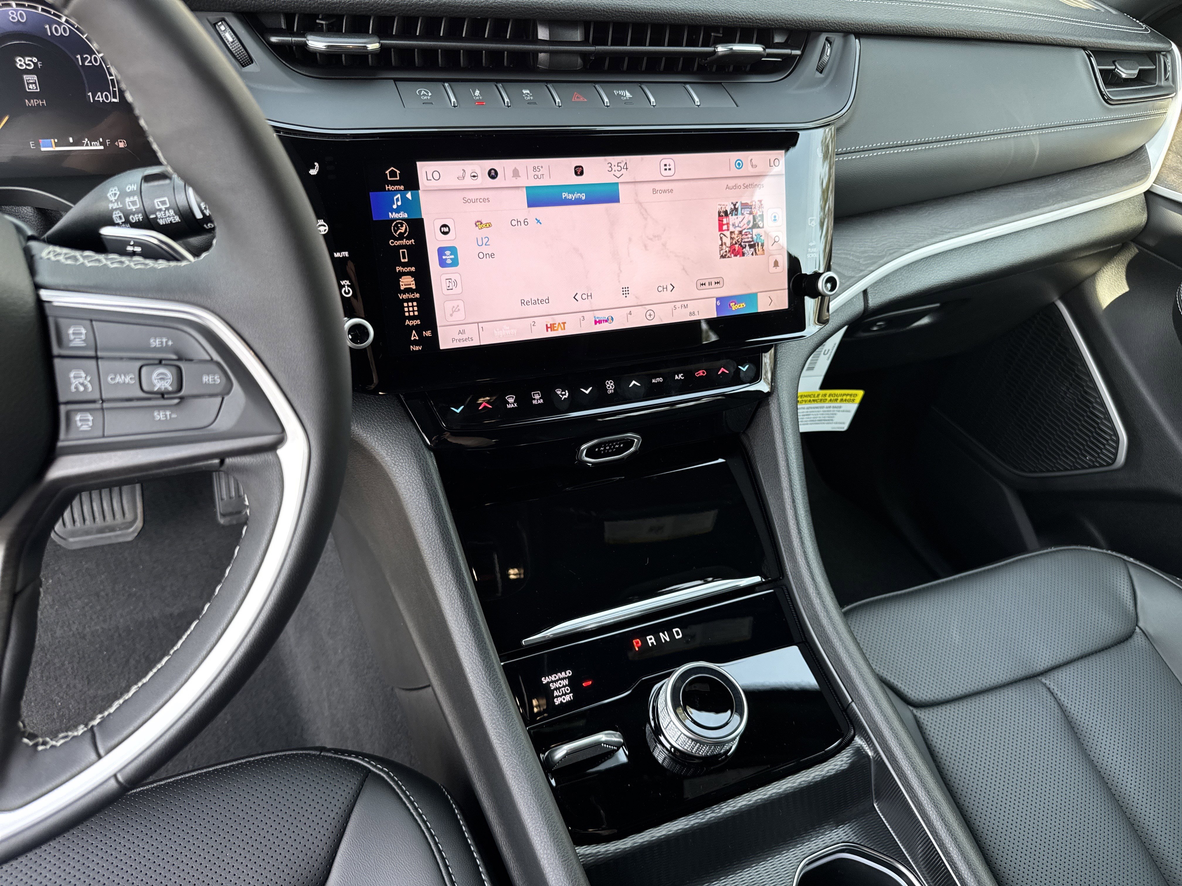 New 2026 Jeep Grand Cherokee Limited w/ Luxury Tech Group II image 34