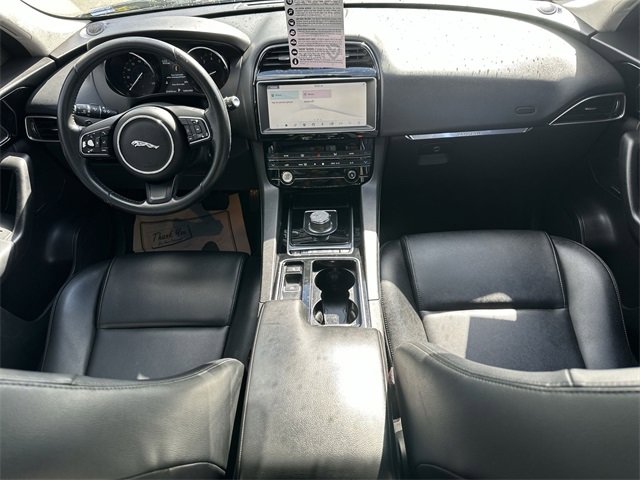 Used 2020 Jaguar F-PACE image 23