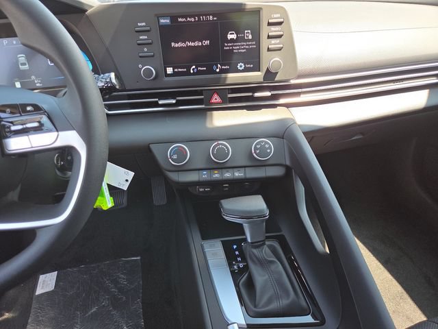 New 2026 Hyundai Elantra SE FWD image 28