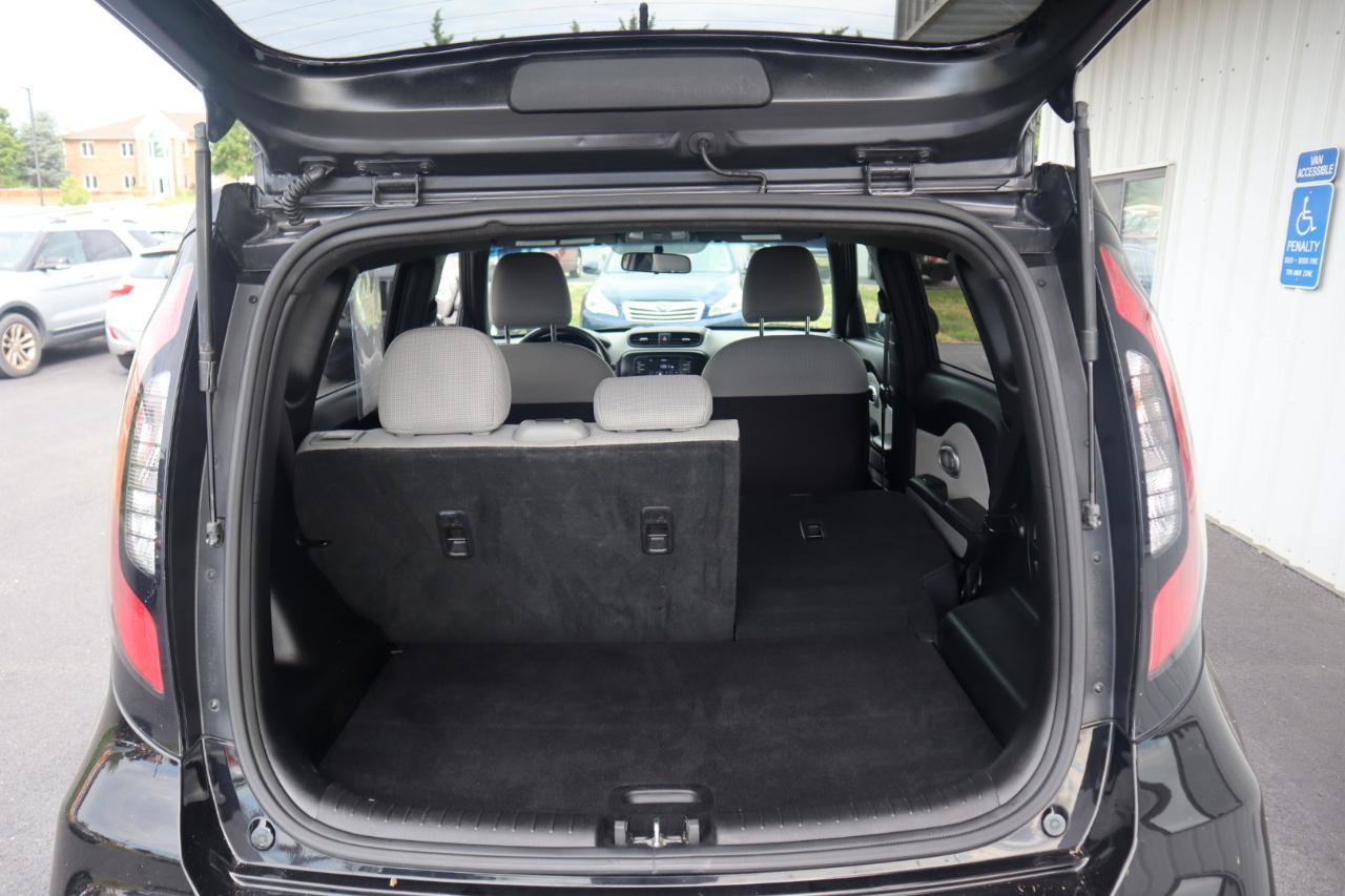Used 2018 Kia Soul FWD image 37