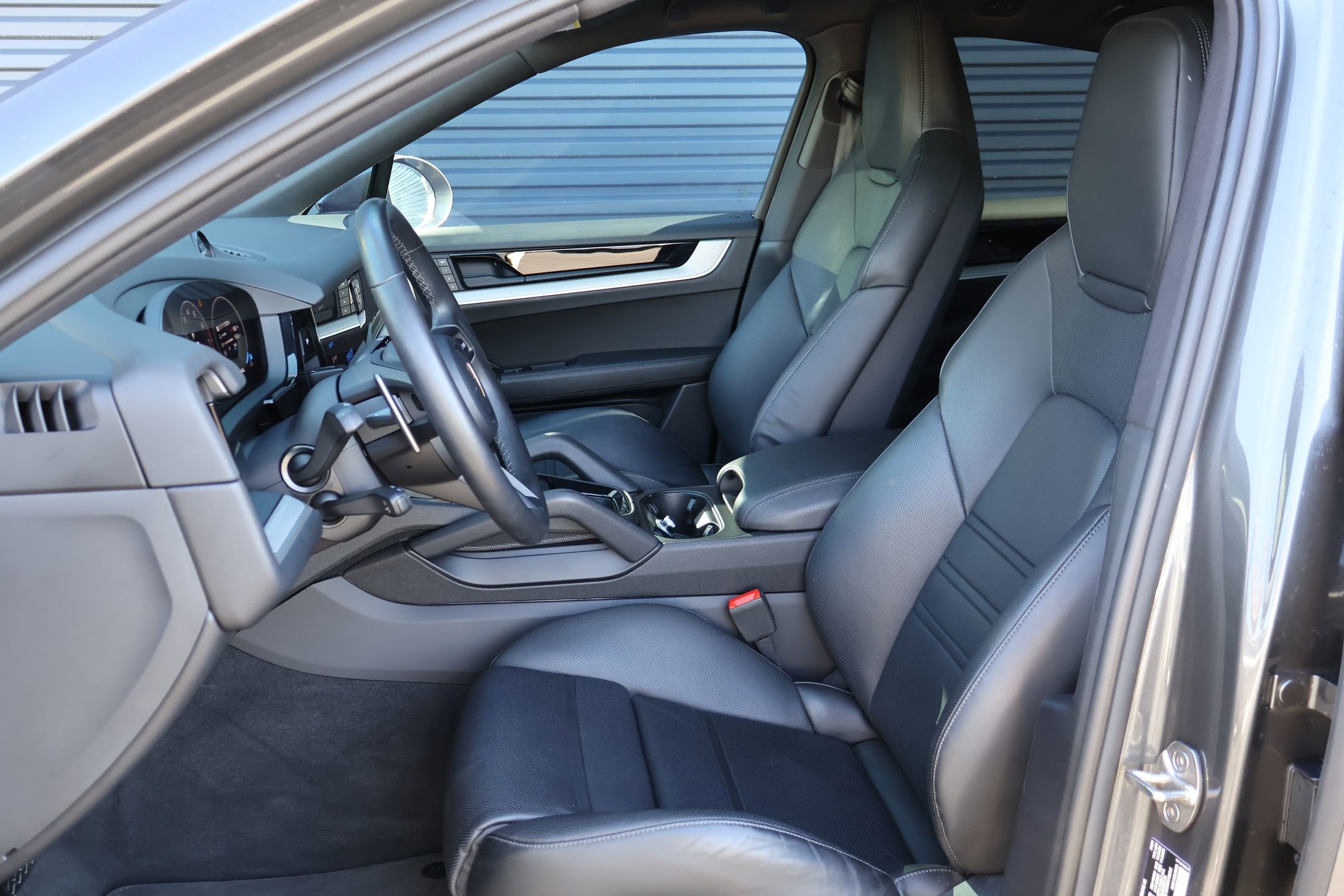 Certified 2024 Porsche Cayenne image 5