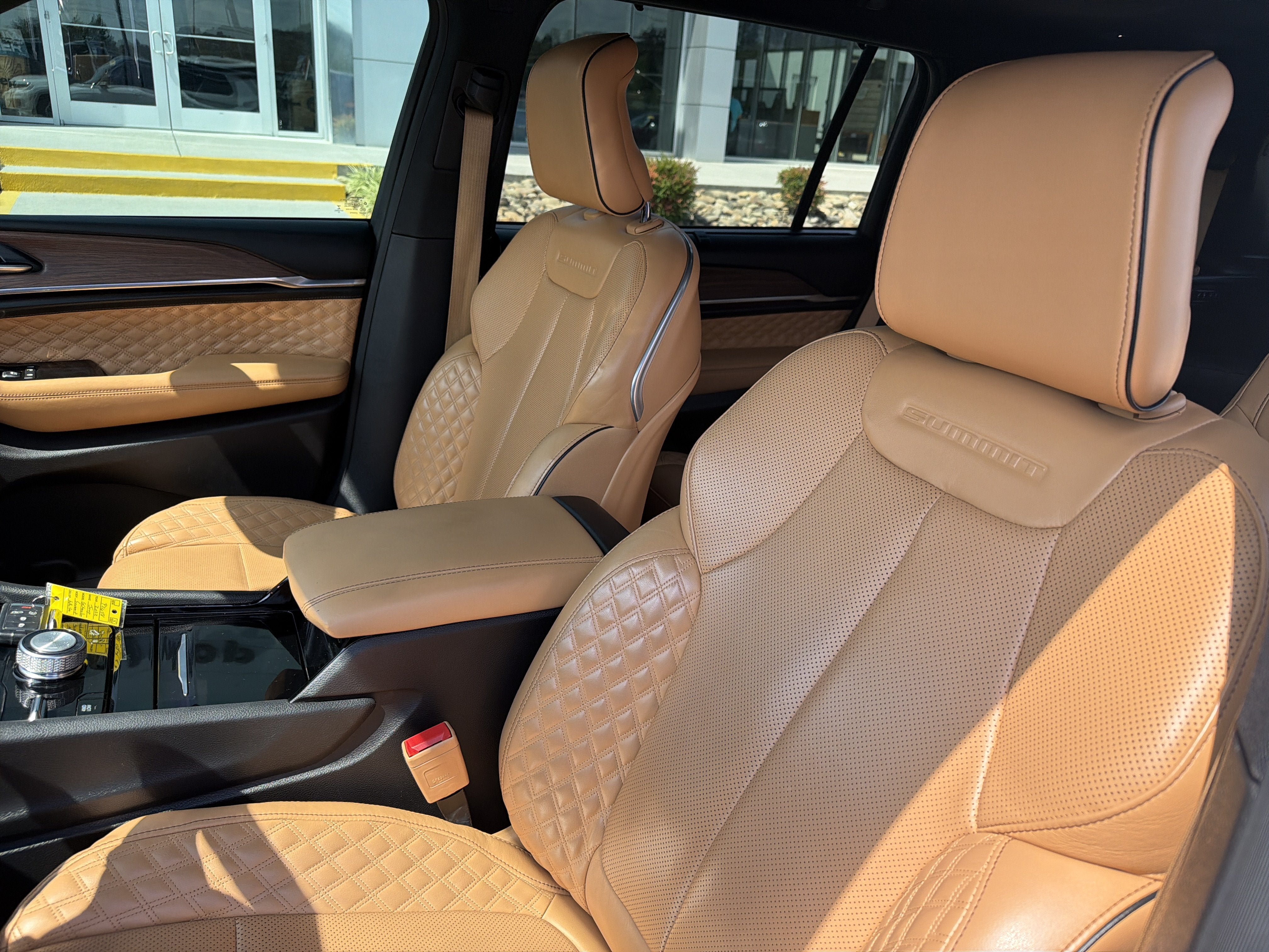 Used 2022 Jeep Grand Cherokee L Summit w/ Advanced Protech Group IV AWD/4WD image 16