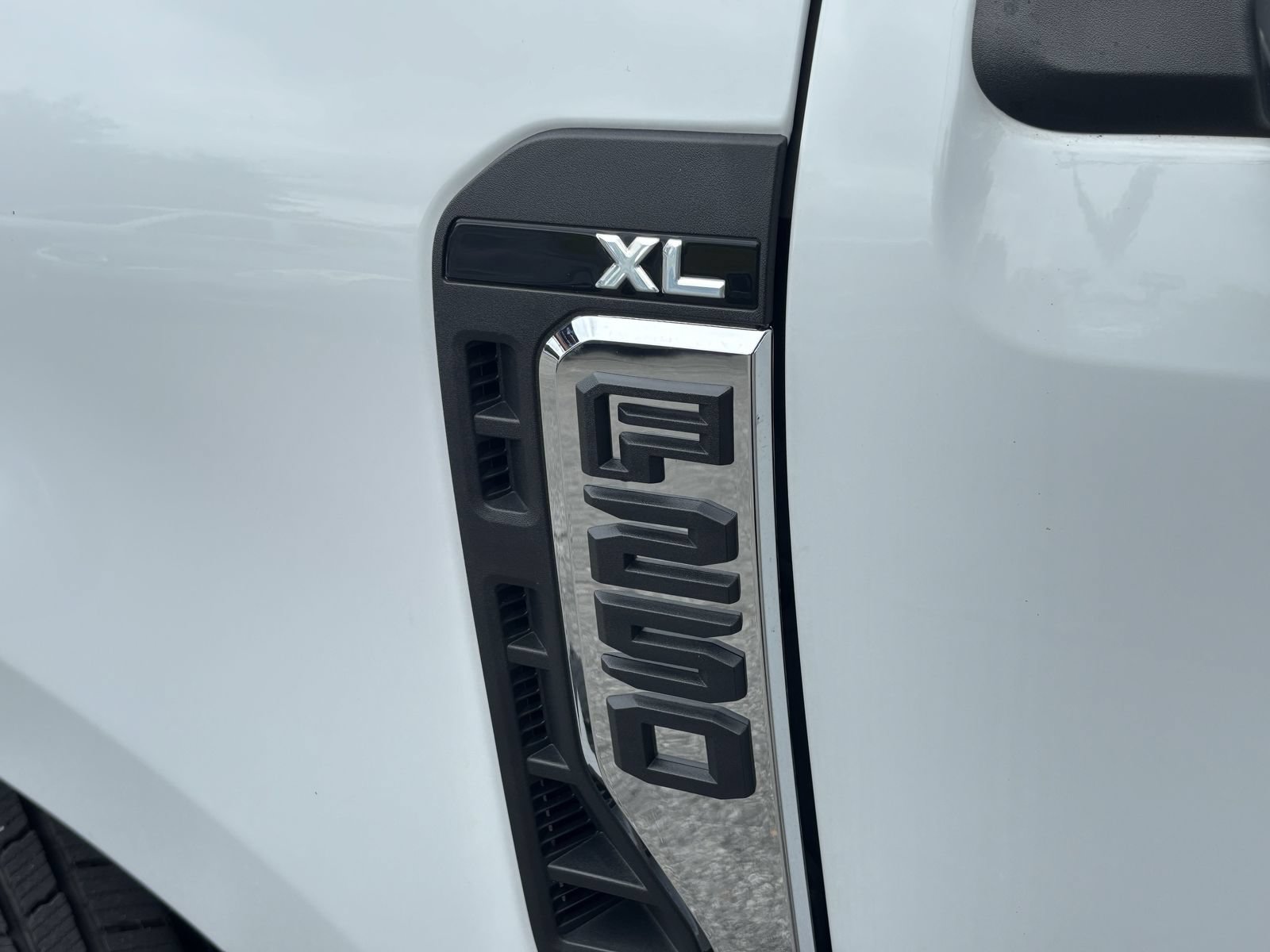 Used 2024 Ford F250 XL w/ XL Driver Assist Package RWD image 5