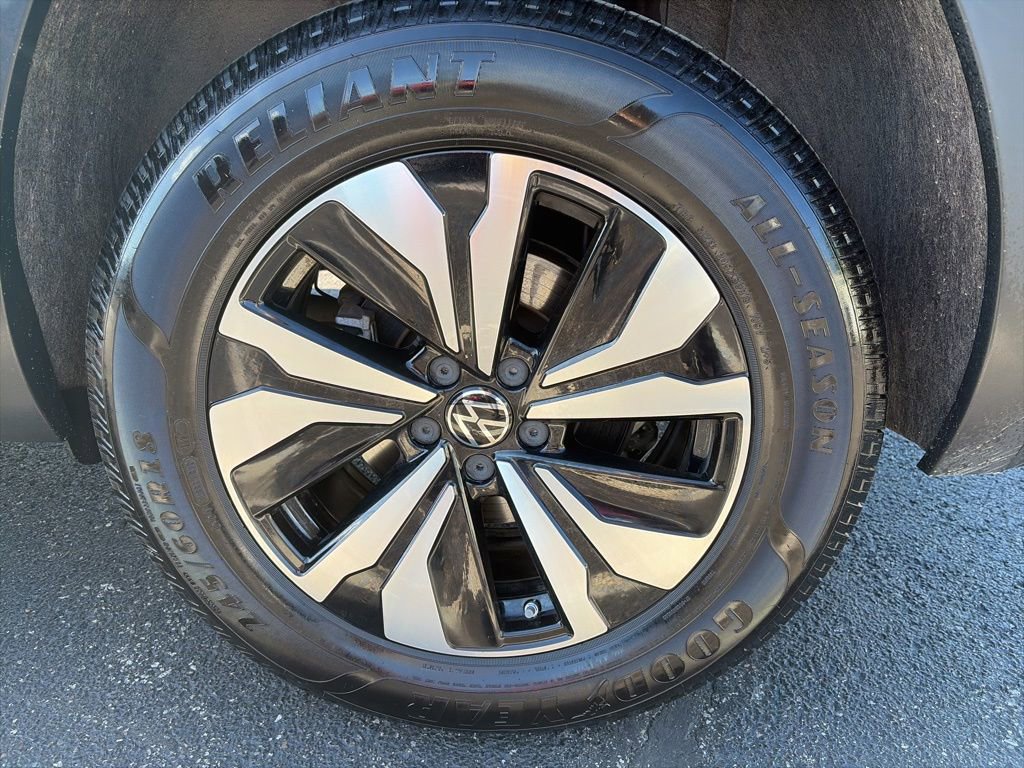 Used 2024 Volkswagen Atlas Cross Sport SE AWD/4WD image 11