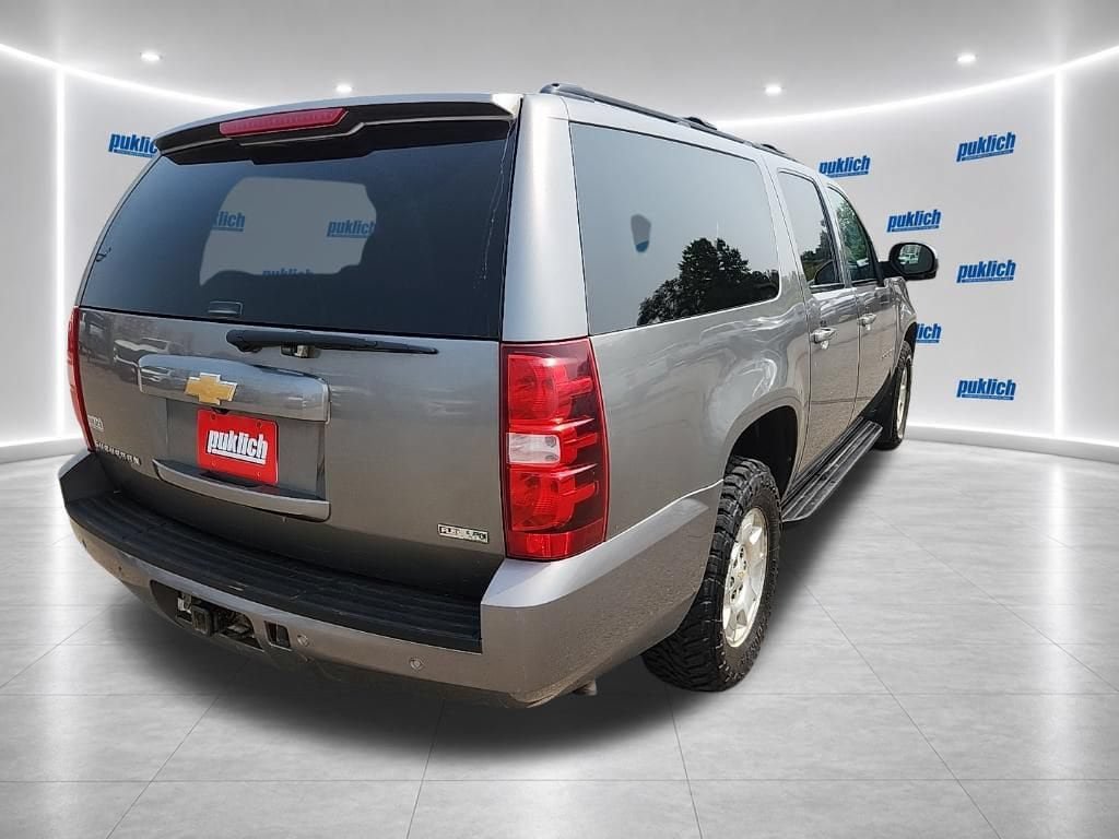 Used 2012 Chevrolet Suburban LS w/ Convenience Package 1 AWD/4WD image 5