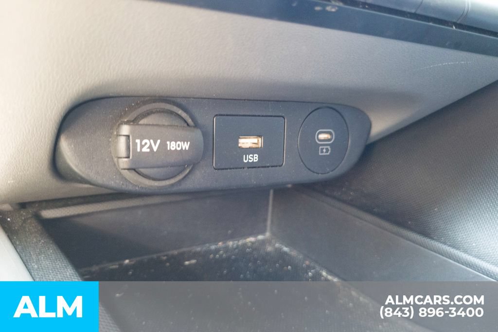 Certified 2025 Hyundai Elantra SE FWD image 16