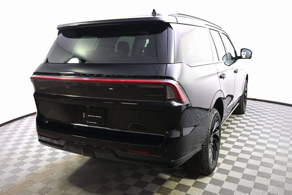New 2026 Lincoln Navigator Reserve w/ Jet Appearance Package image 6