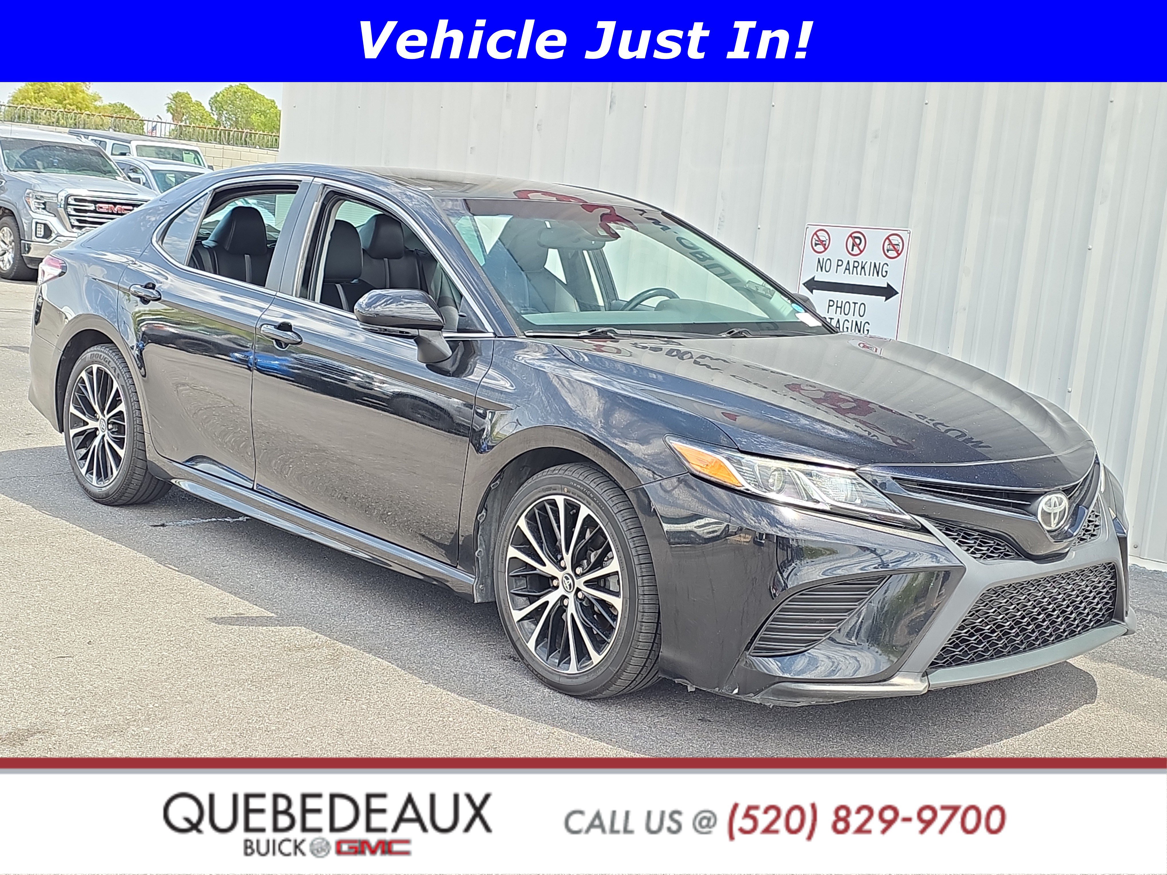 Used 2020 Toyota Camry SE w/ Convenience Package FWD image 1