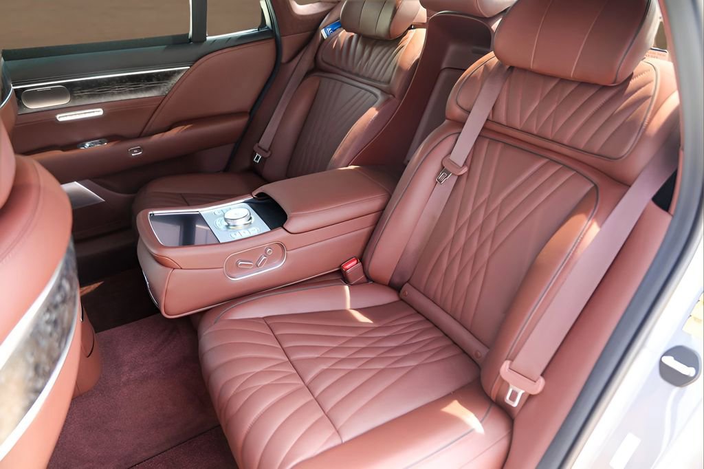 Used 2025 Genesis G90 3.5T image 26